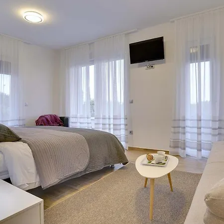 Villa Una Villa Pula